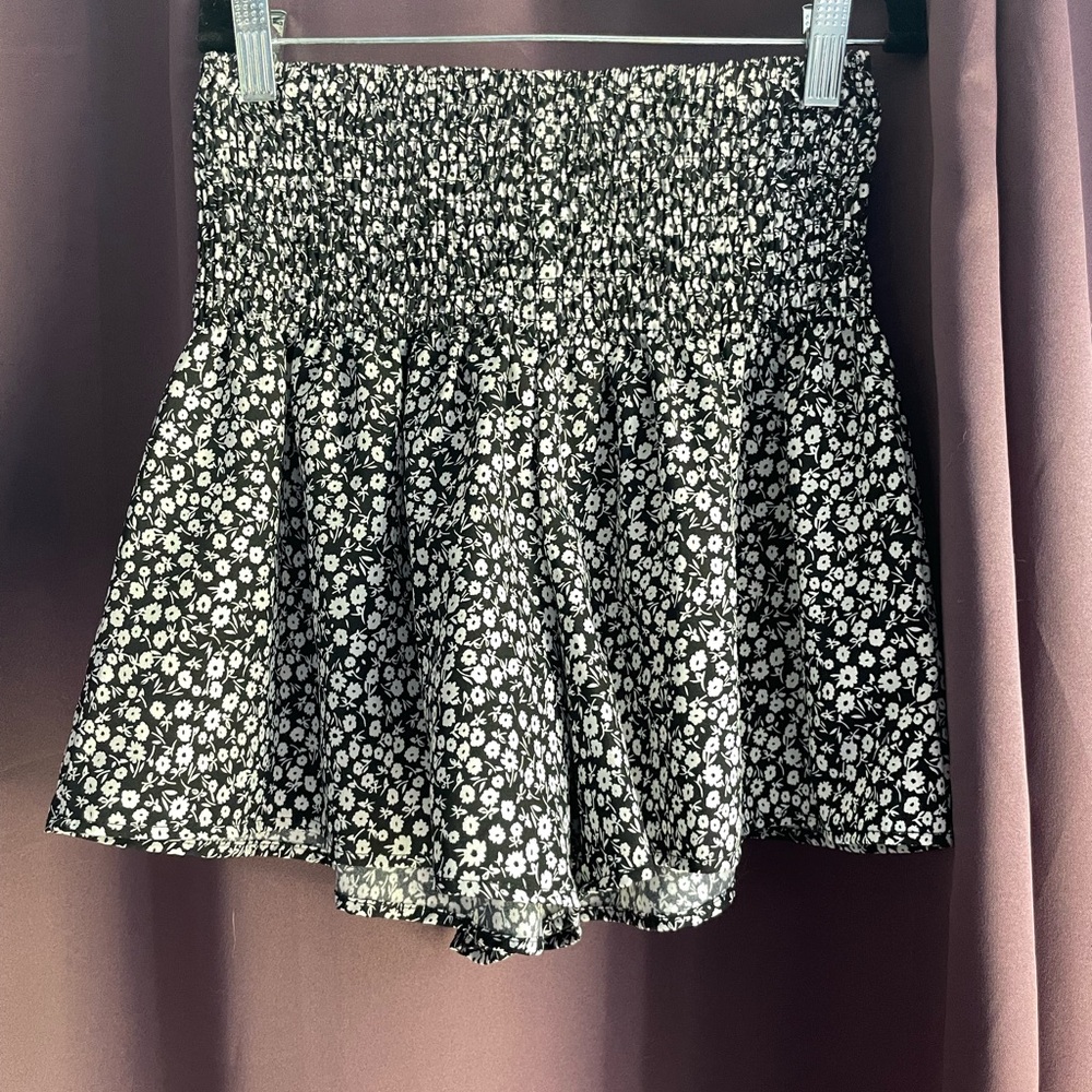 SHEIN Black and White Floral High Waist Shorts